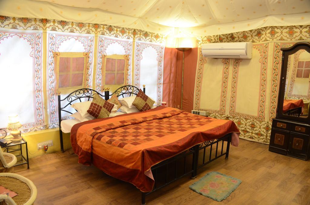 The Aravali Tent Resort Udaipur Rom bilde