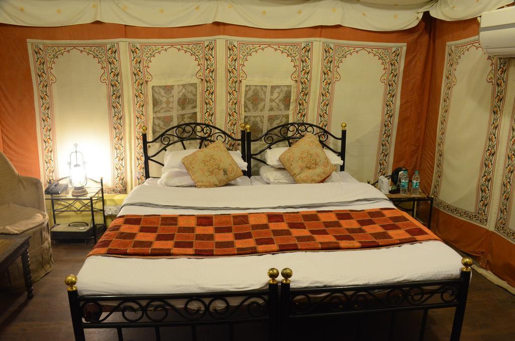 The Aravali Tent Resort Udaipur Rom bilde